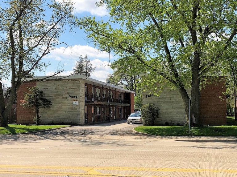 AIA 16 Units Berkeley, Illinois Western Suburb of Chicago