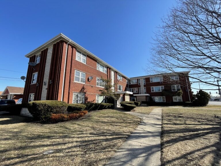 AIA 11 Units Chicago, Illinois Ashburn Neighborhood